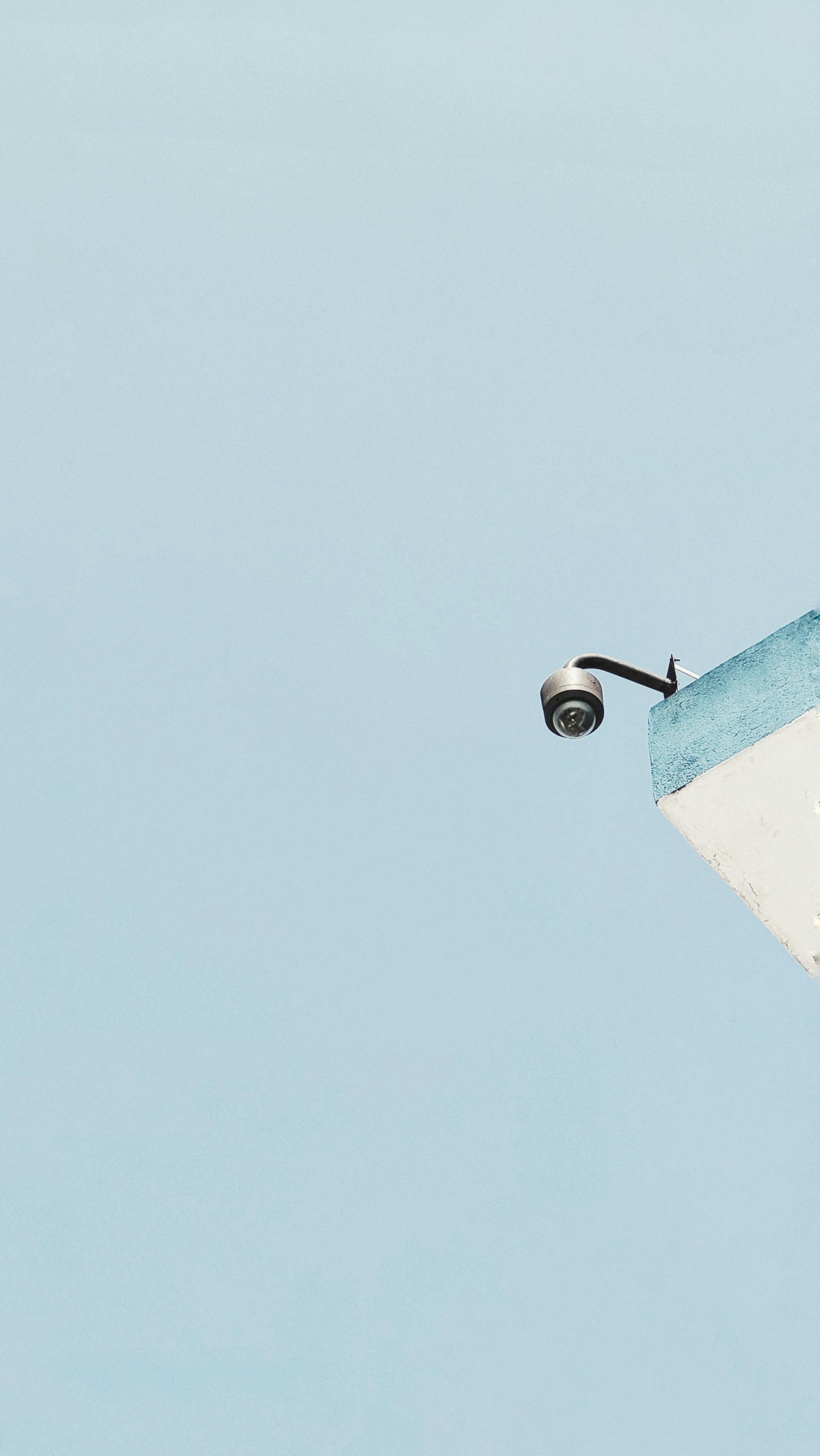 Gratuit Lampadaire Sur Le Toit D'une Maison Contre Le Ciel Bleu Photos