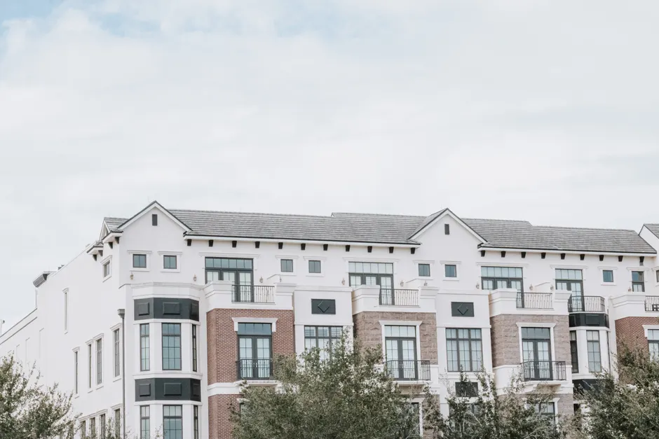 Real estate website — luxury apartment building