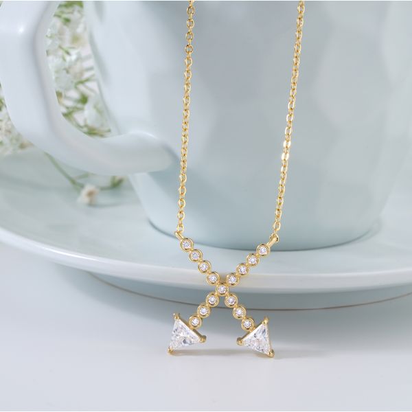 Gold diamond necklace designs Jabalpur - Manu Jewels