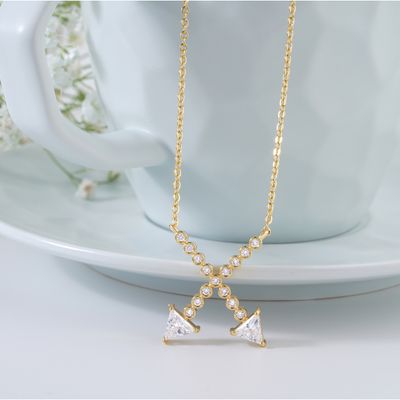 Gold Chain Pendant Necklace