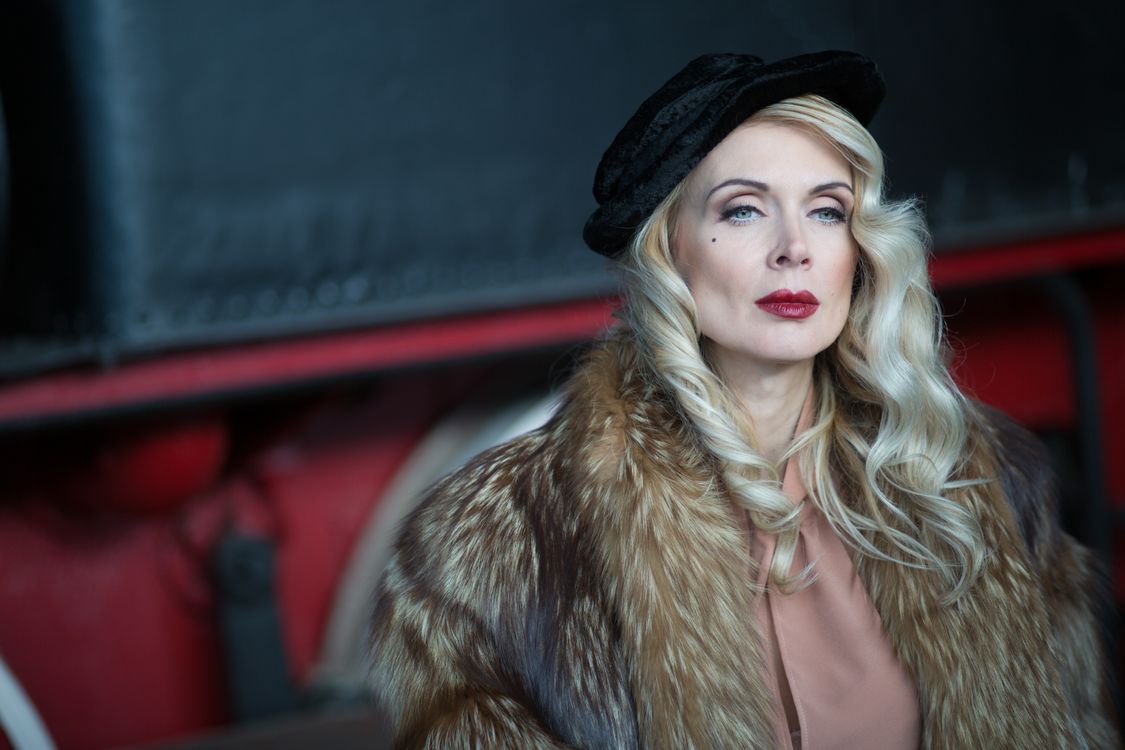 Elegant Blonde Woman in Fur Coat · Free Stock Photo