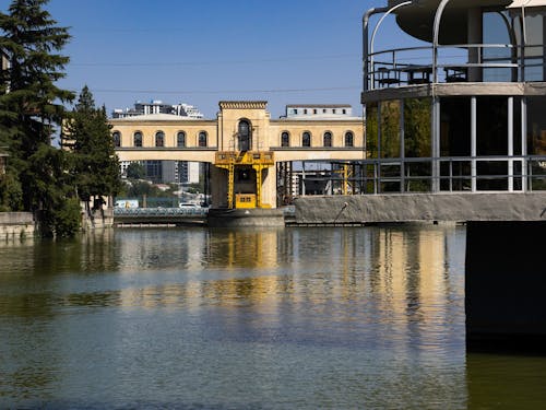 Kostenloses Stock Foto zu brücke, brücken, fluss