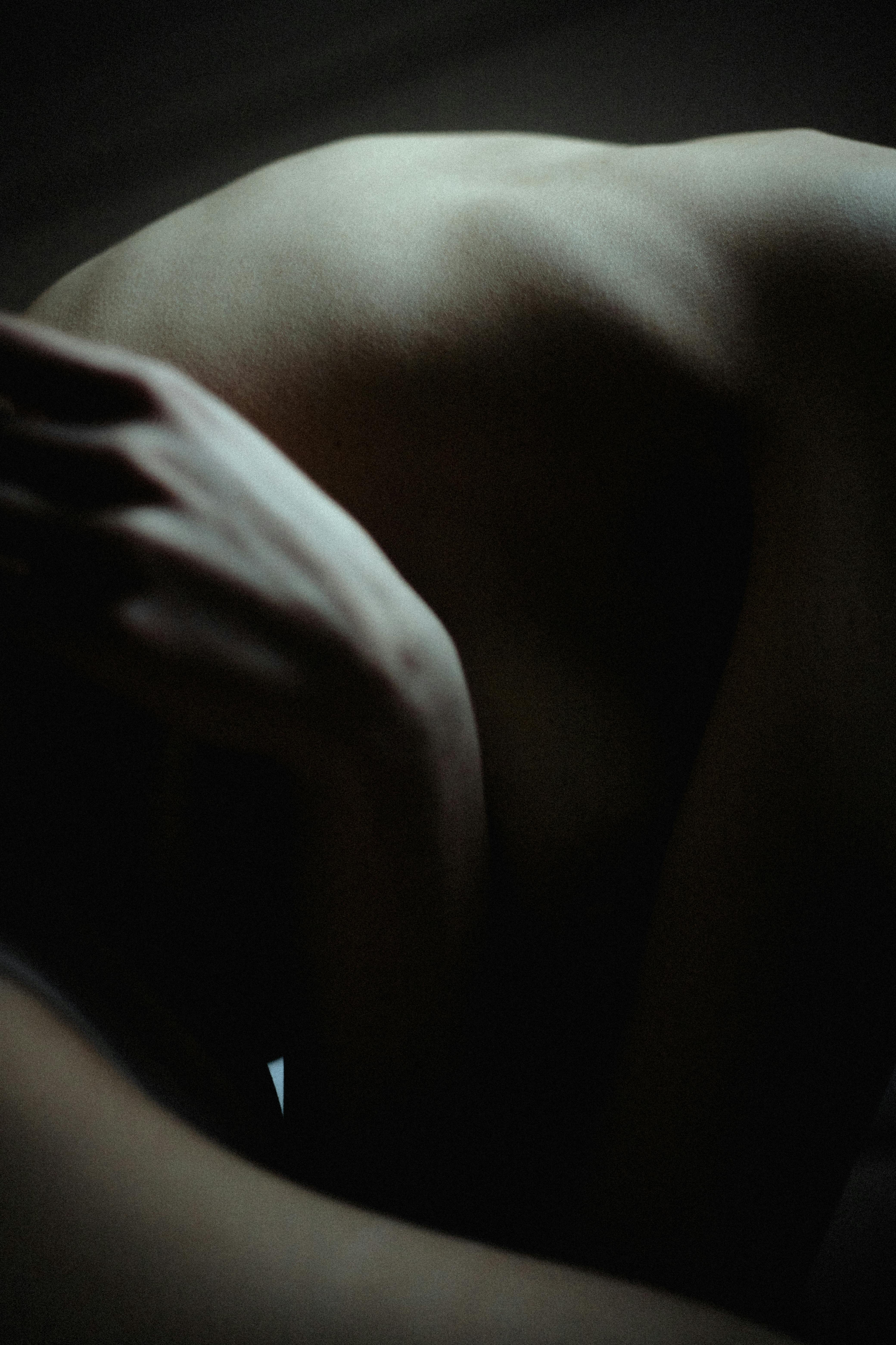 Are delts bigger than pecs?