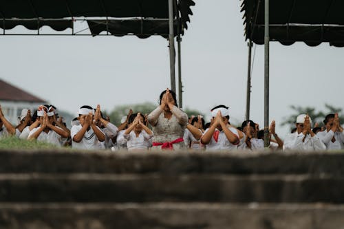 Kostenloses Stock Foto zu beten, gemeinschaft, gruppe