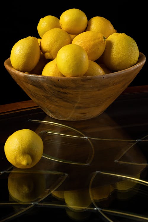 A Bowl of Lemons