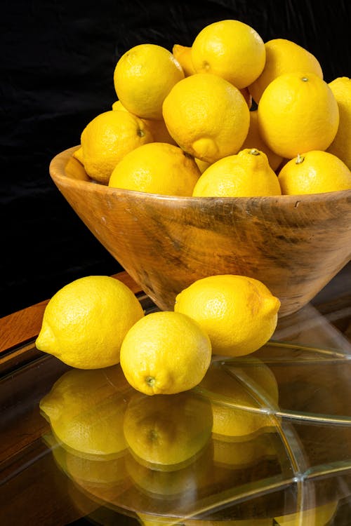 A Bowl of Lemons