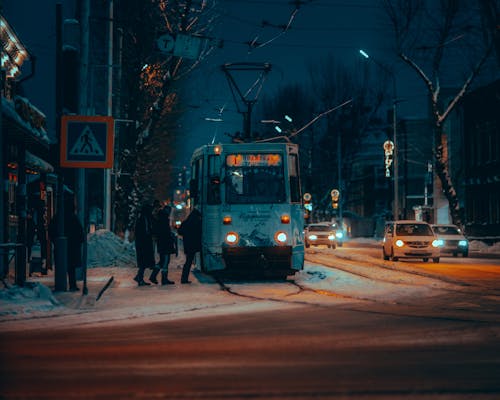 Kostnadsfri bild av kollektivtrafik, människor, natt