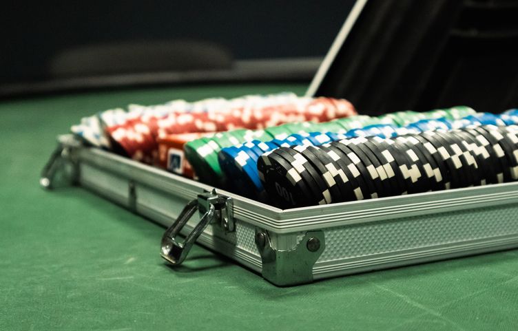 Online Casino: Spielautomaten und Live-Spiele im Überblick
