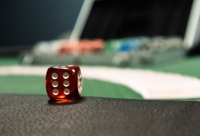 Online Casino: Spielautomaten und Live-Spiele im Überblick