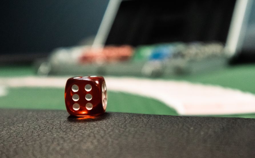 Online Casino: Spielautomaten und Live-Spiele im Überblick