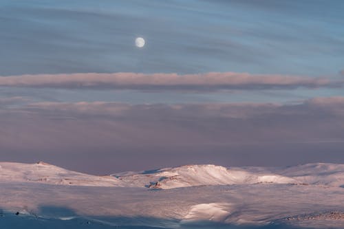 Δωρεάν στοκ φωτογραφιών με βουνά, κρύο, σελήνη