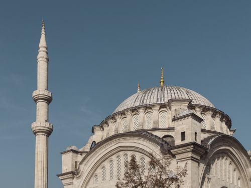 Free Beautiful low-angle view of the Nurosmaniye Mosque, showcasing Ottoman architecture in Istanbul. Stock Photo