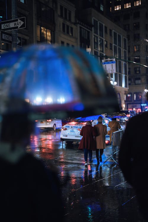 dikey atış, gece, insanlar içeren Ücretsiz stok fotoğraf