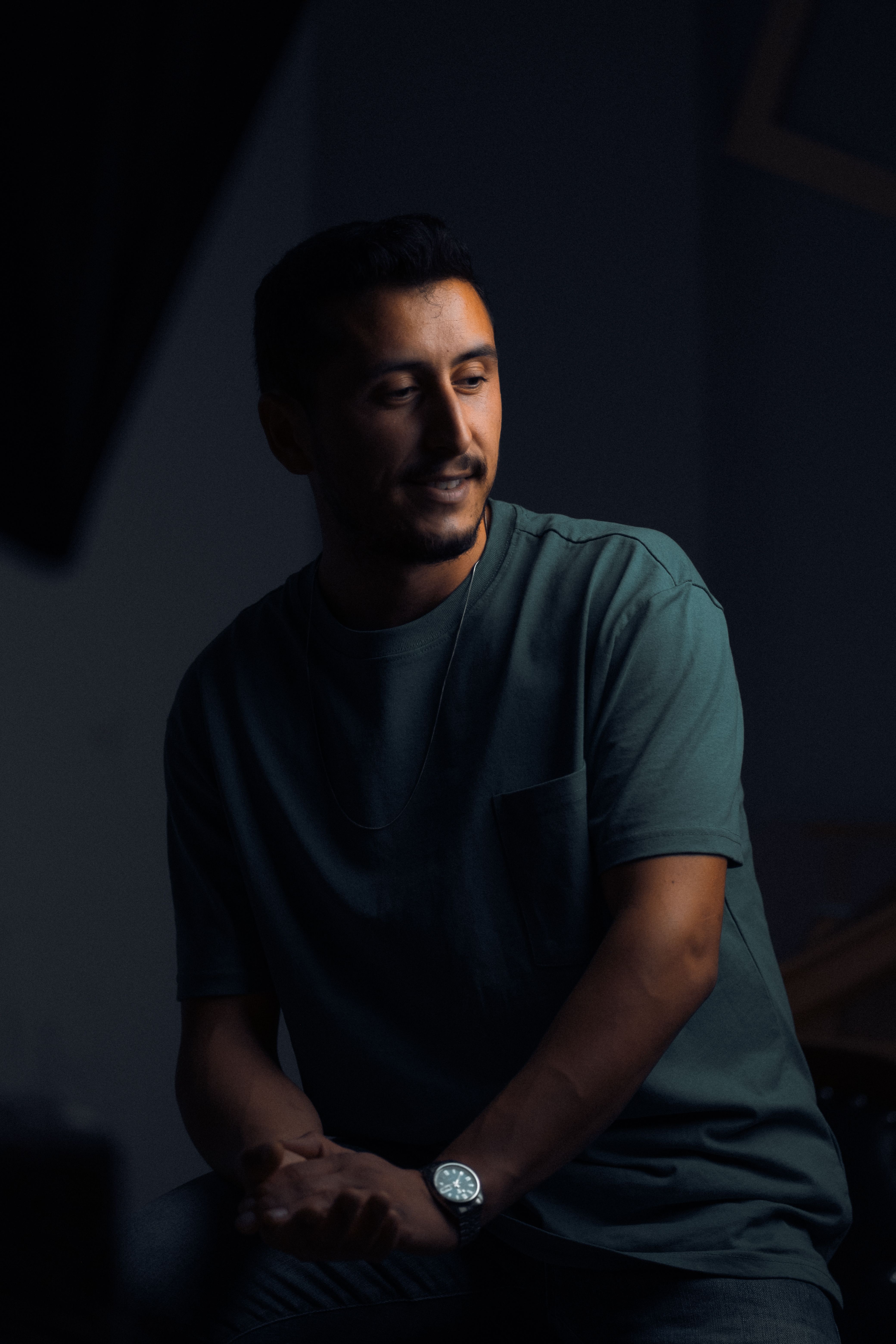 Cosa dice il relatore Omar Aziz sulla procedura della fine del turno 6x1