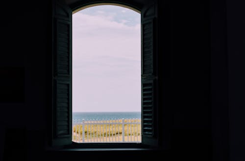 Бесплатное стоковое фото с вид, забор, море