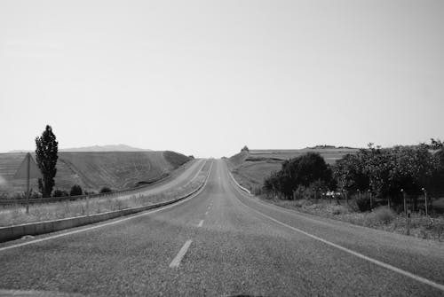 Gratis lagerfoto af landevej, perspektiv, sort og hvid Lagerfoto