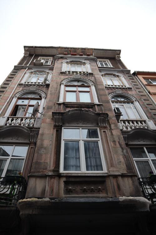 Free Detailed view of a historic residential facade in Istanbul, showcasing architectural beauty. Stock Photo