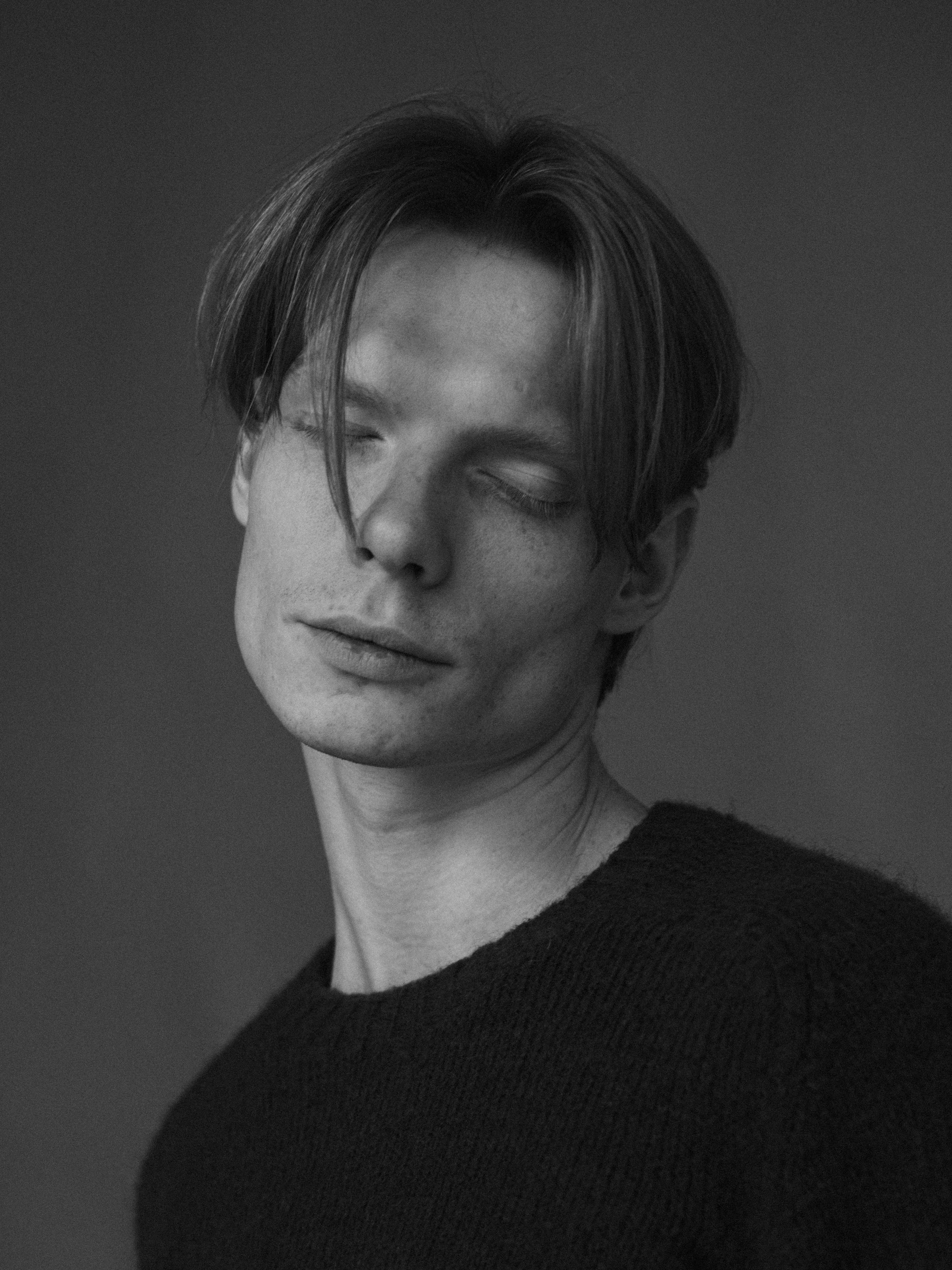 bezplatná Základová fotografie zdarma na téma černobílý, černý a bílý, elegantní Základová fotografie