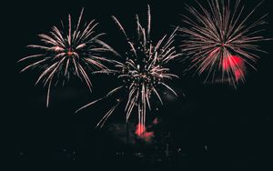 Fireworks over a night sky by Craig Adderley on Pexels