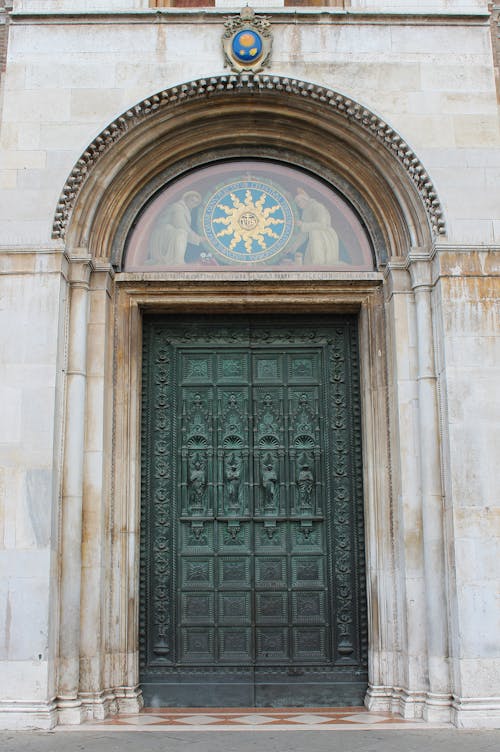 Darmowe zdjęcie z galerii z budynek, drzwi, historia