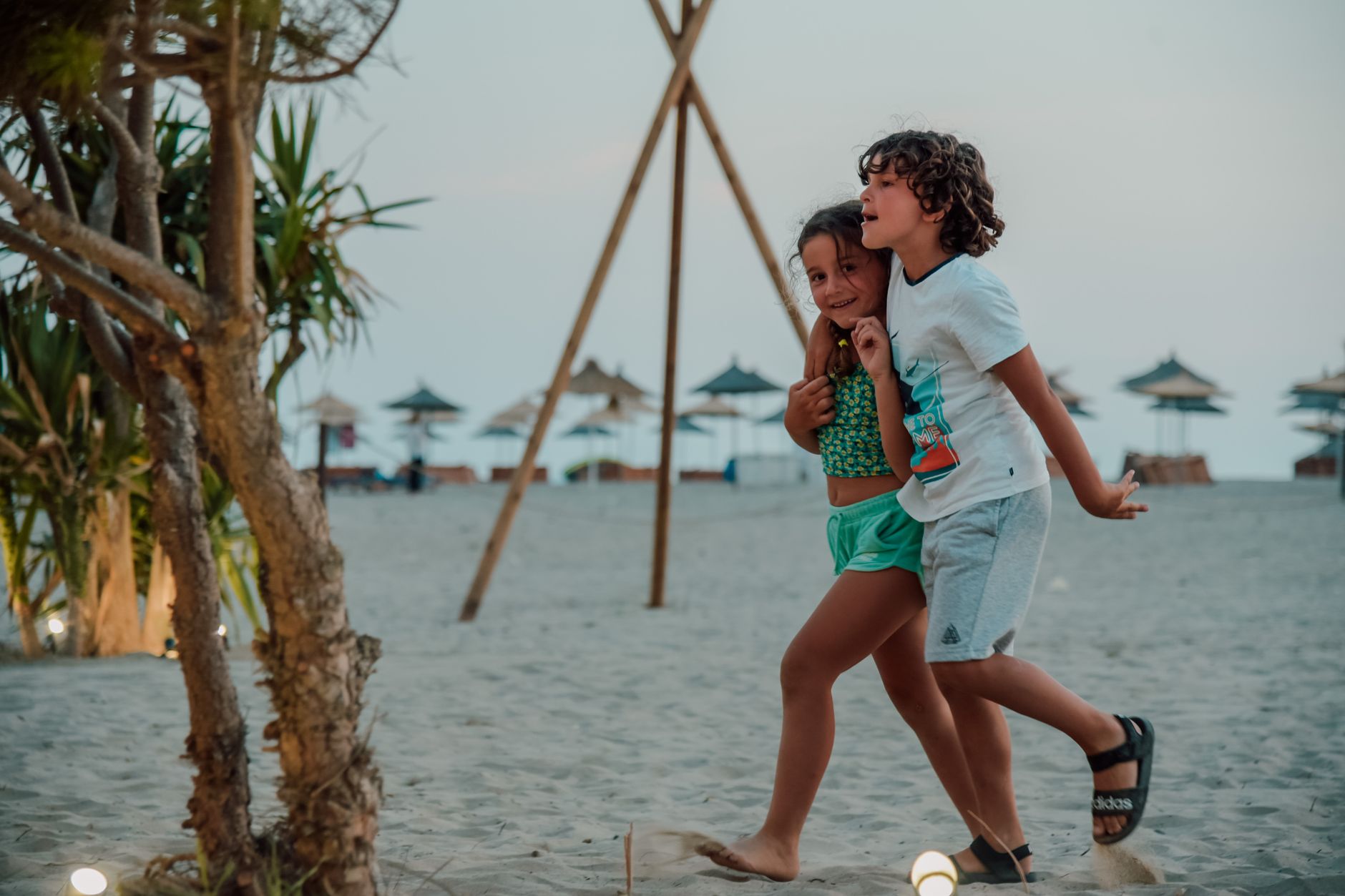 çocuk tatil valizinde ne olmalı, yazlık çocuk seyahat kıyafetleri - children-summer-vacation