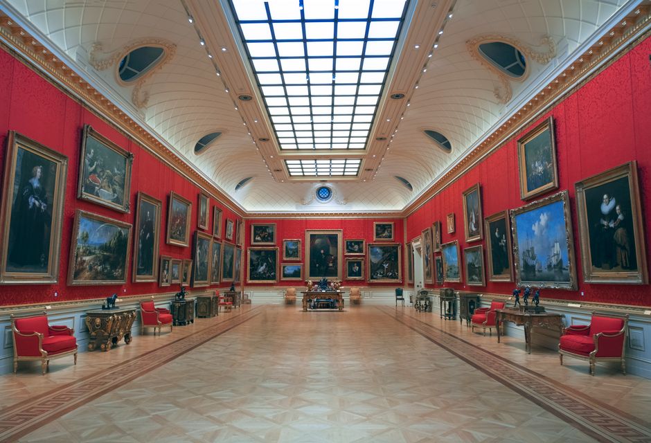 <b>A Glimpse into England's Rich History</b> <b>A Glimpse into England's Rich History</b>