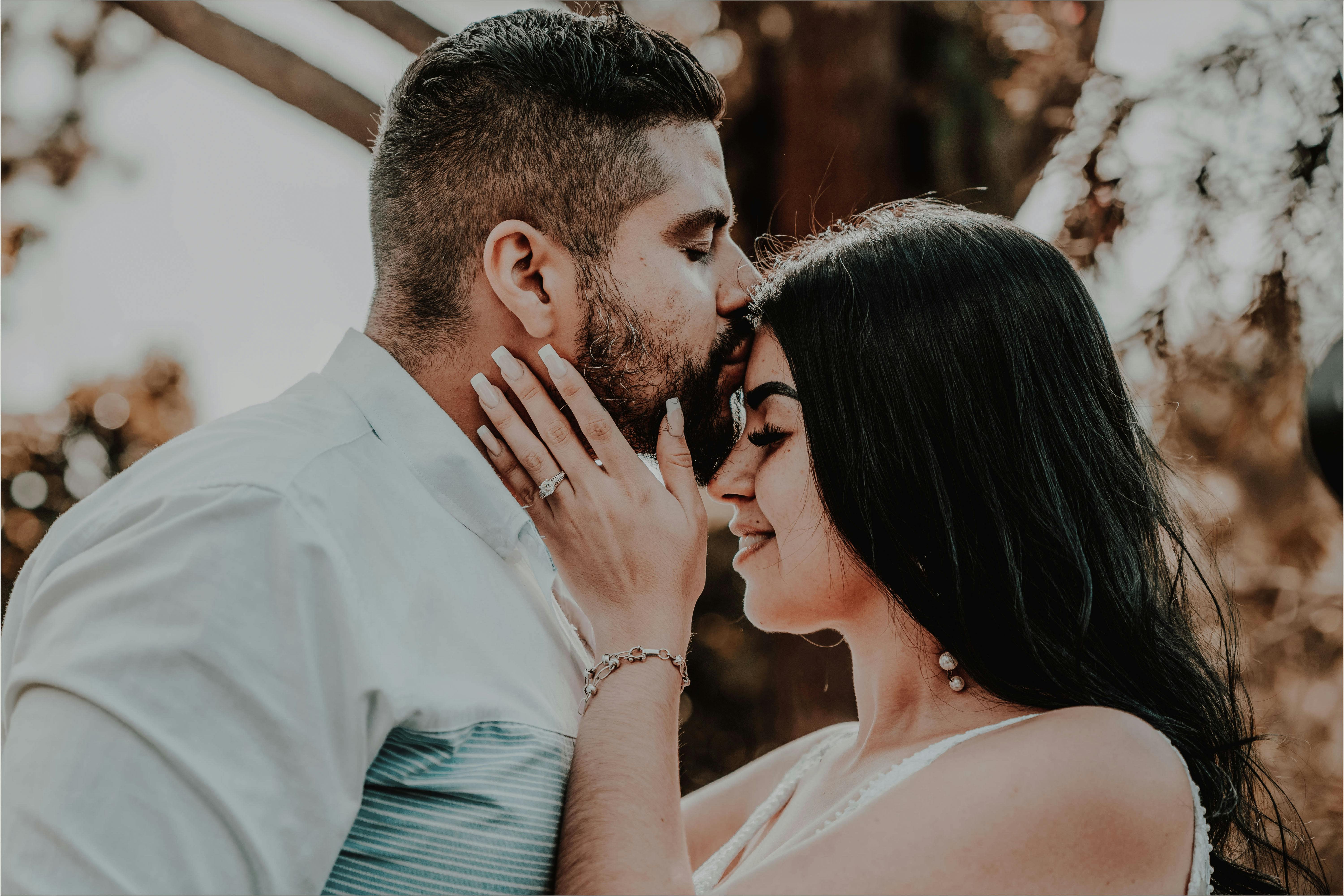 relationships love how to do — Photo by Hugo Martínez on Pexels