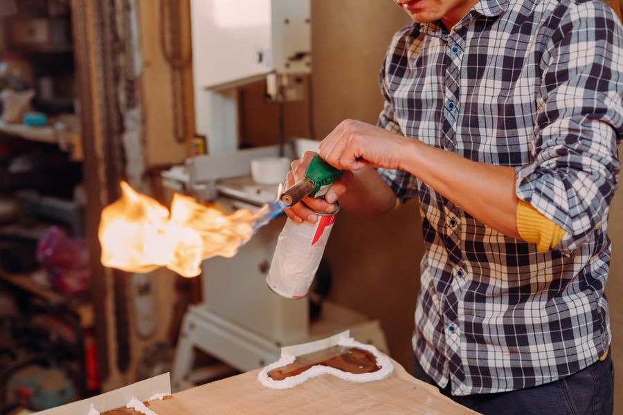 Hands-on resin application workshop