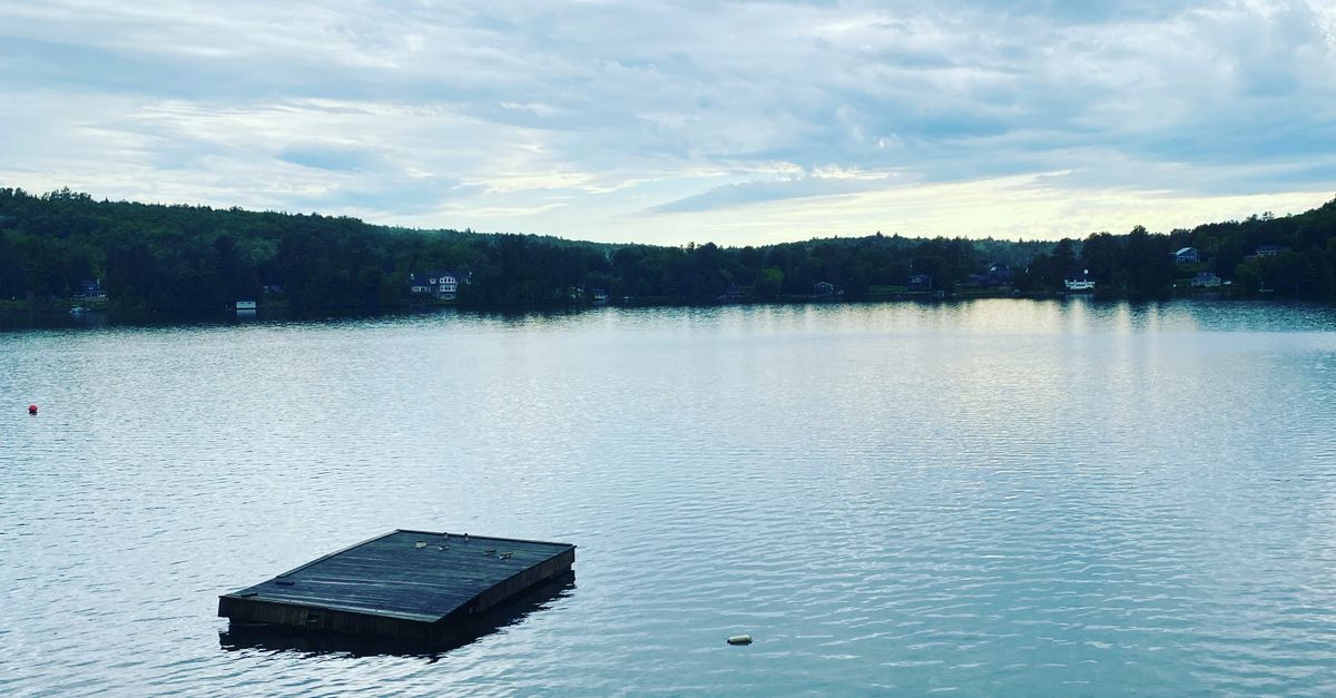 Raft on Lake · Free Stock Photo