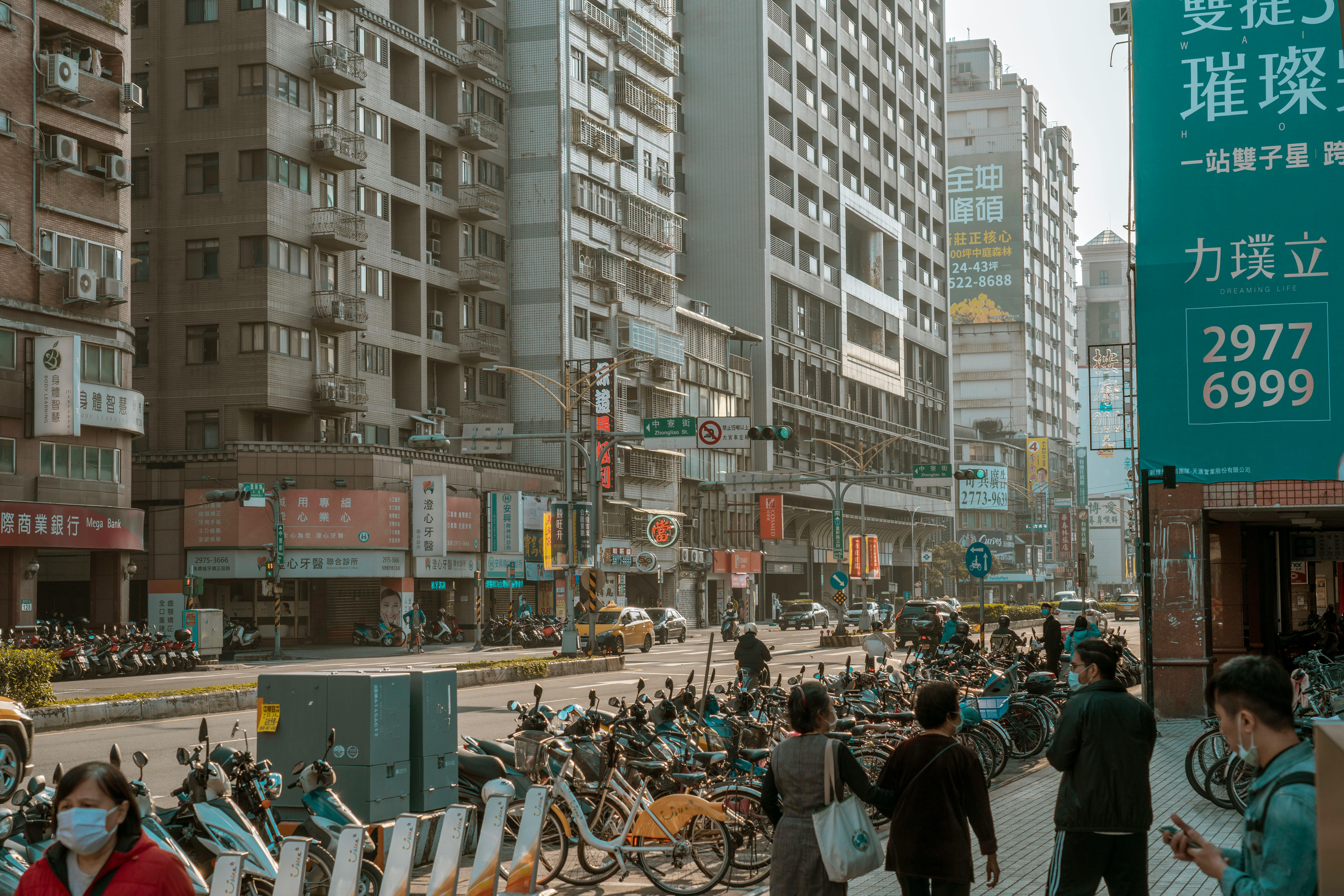 Upgrade your cycling experience with PedalRefined's premium selection. Our high-end bicycles are designed to deliver exceptional performance and style on every ride.