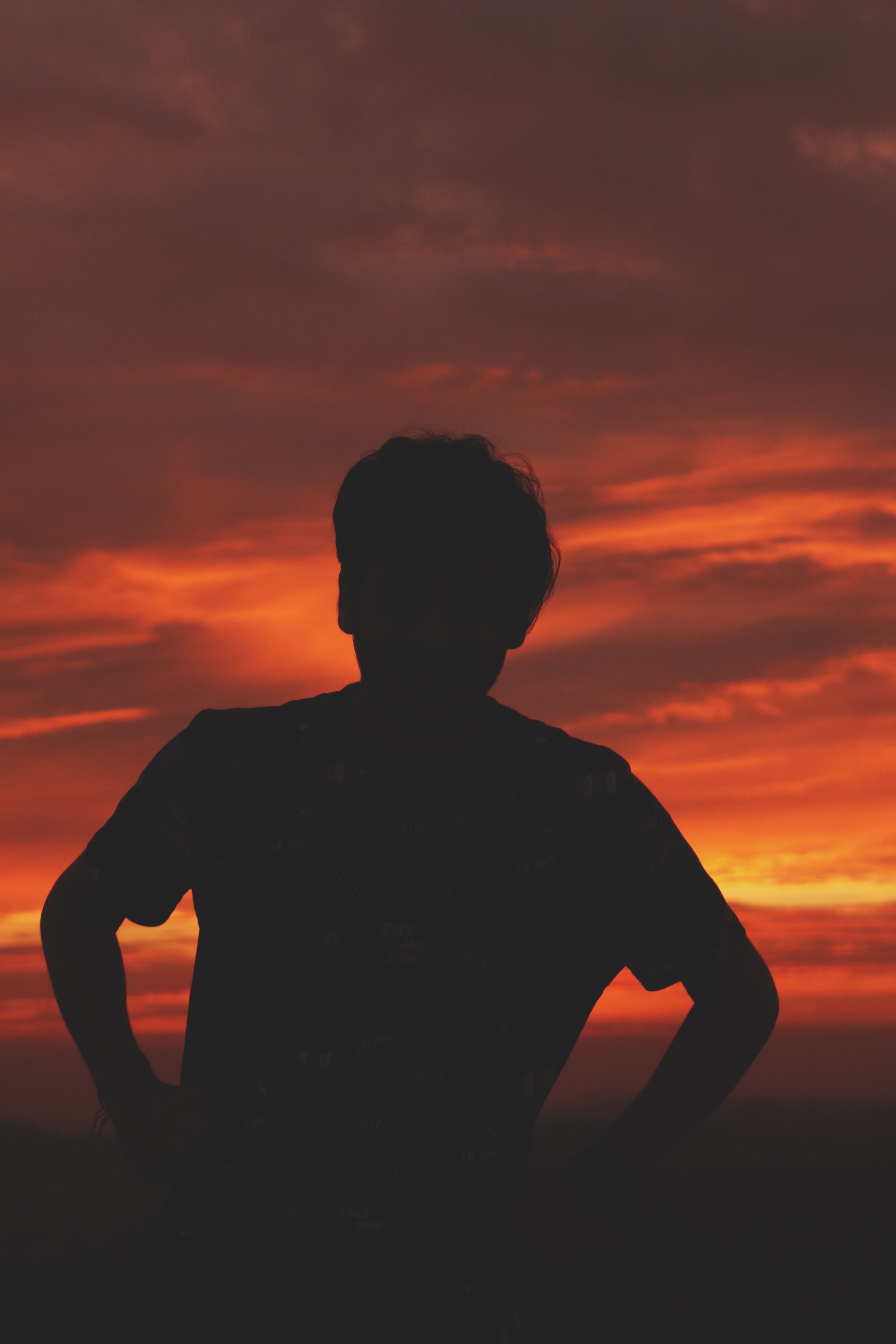 Silhouette of a Man Looking at the Sky · Free Stock Photo