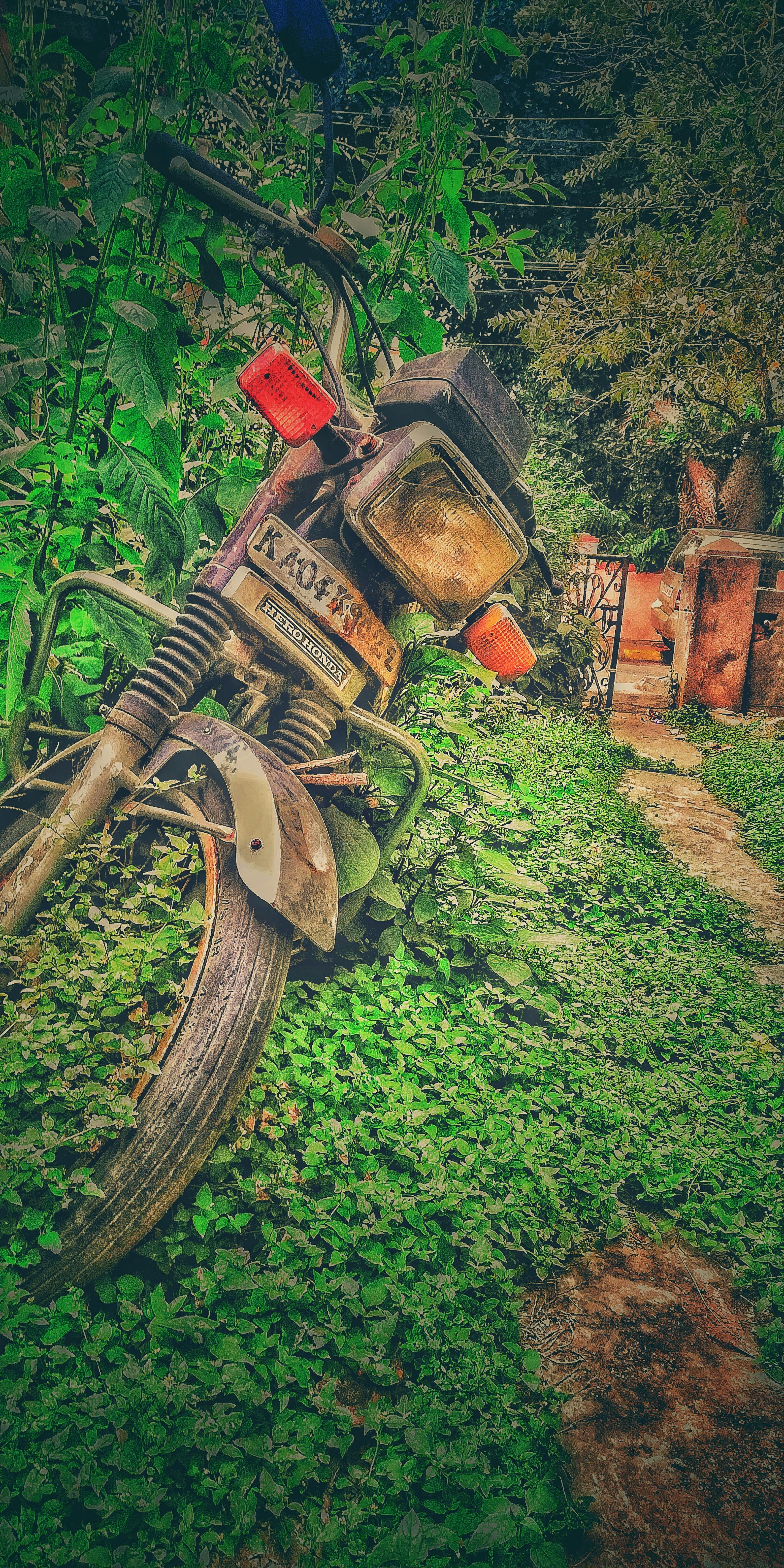 Free stock photo of #vintage #bike #retro #destroyed #art #rust
