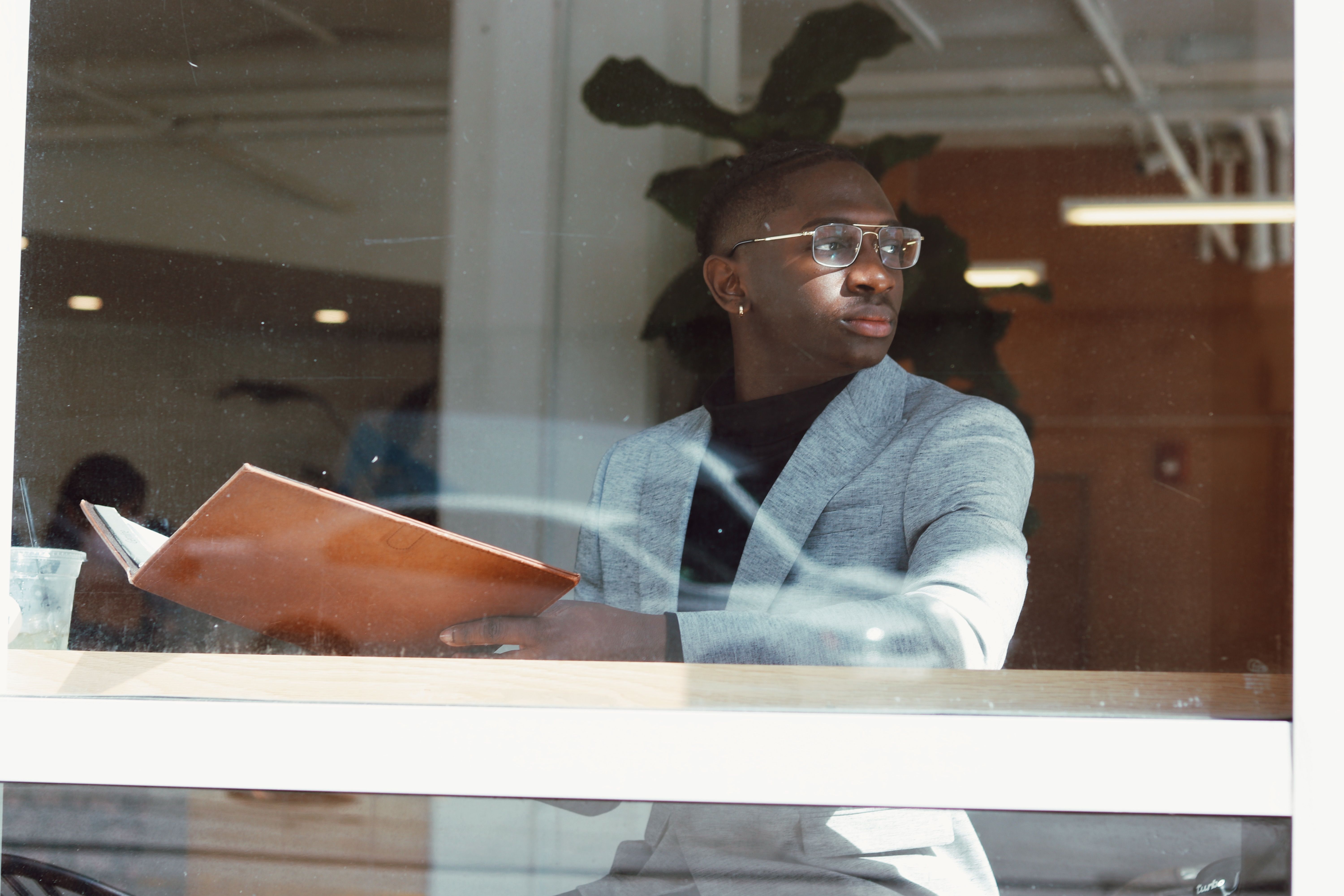 Autohypnose : 3 exercices pour gérer votre stress au travail