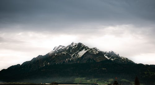 Gratis lagerfoto af alperne, bjerg, brune bjerge