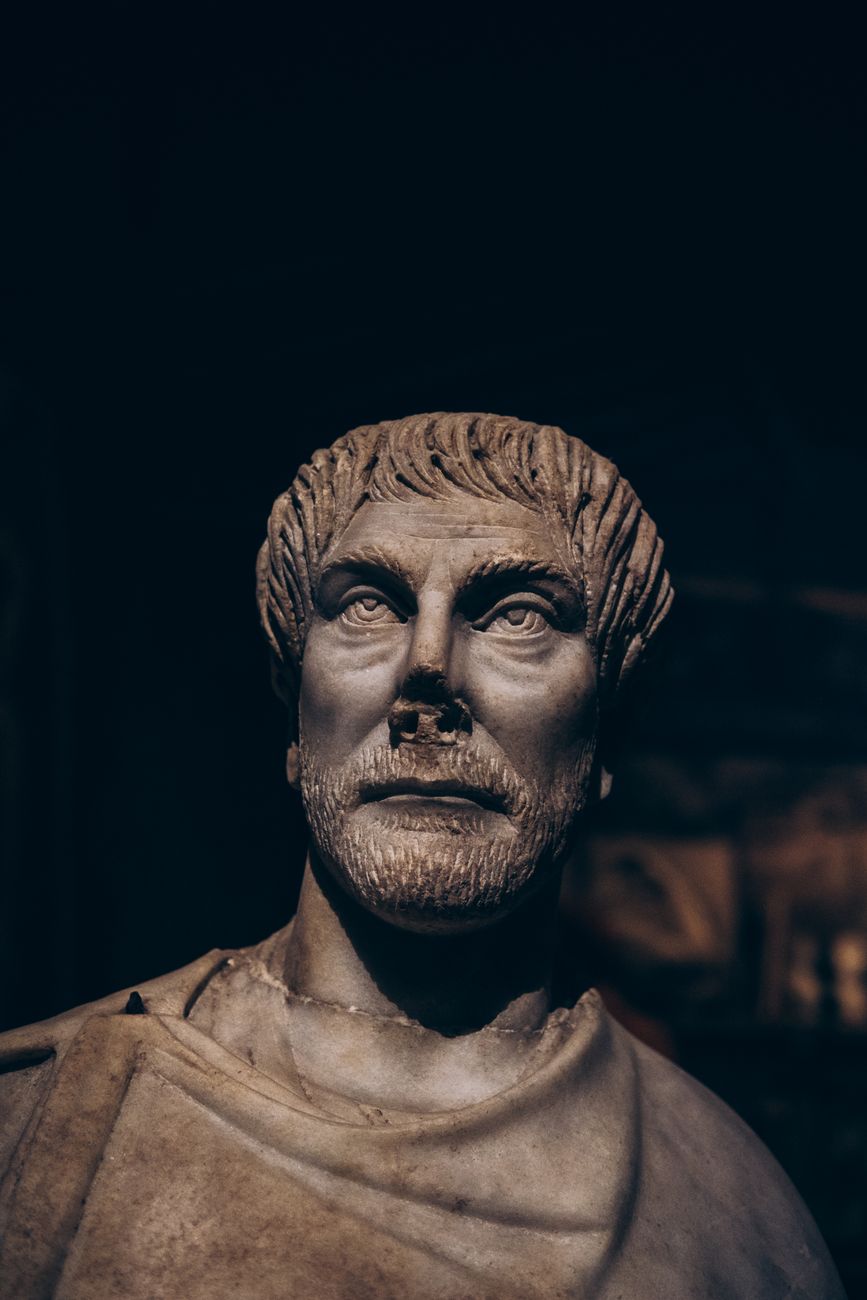 Las Mejores Citas de Marco Aurelio: Análisis de Datos y Aplicación Práctica en el Mundo Moderno