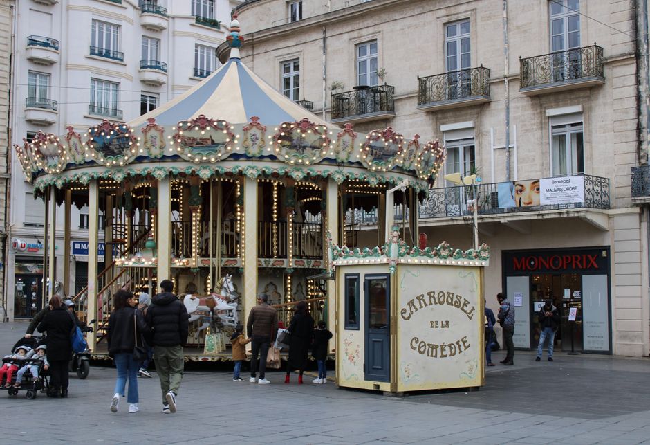 Interactive Carousel for LinkedIn Carousel Ads