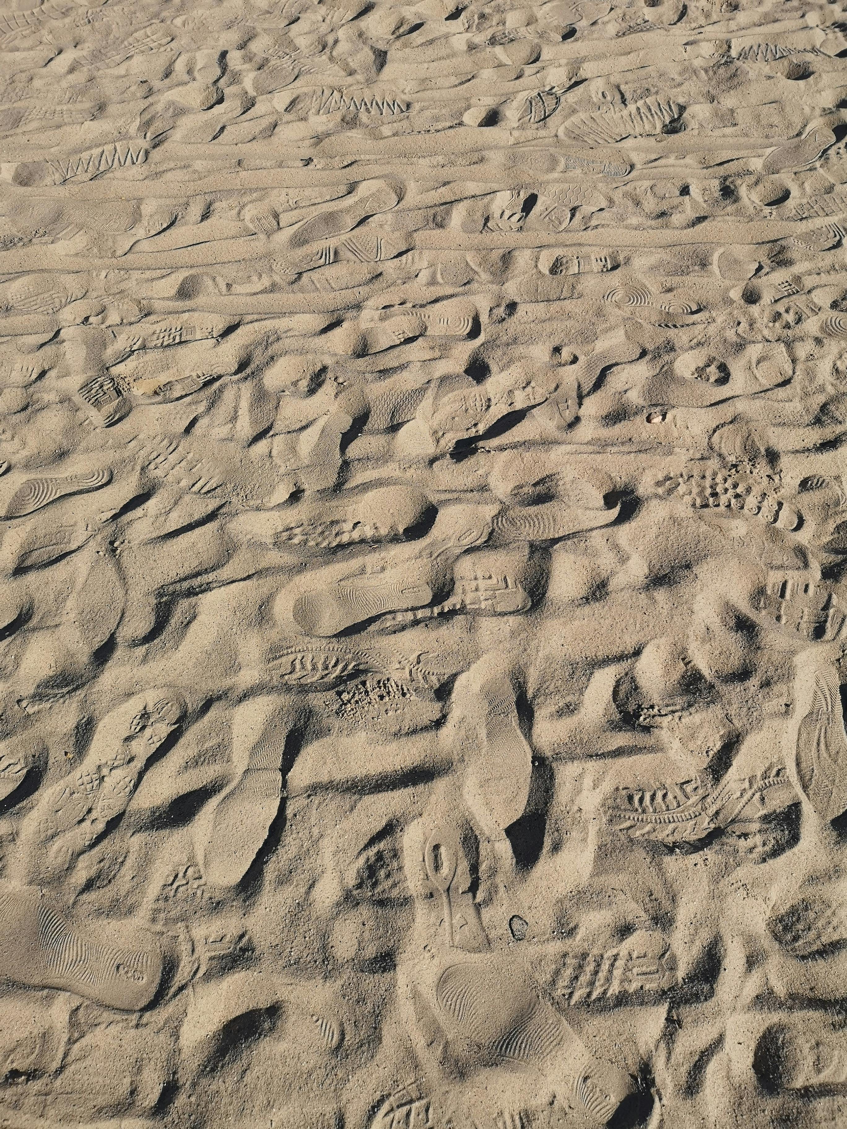 Free stock photo of fuÃŸabdrÃ¼cke, sand, strand