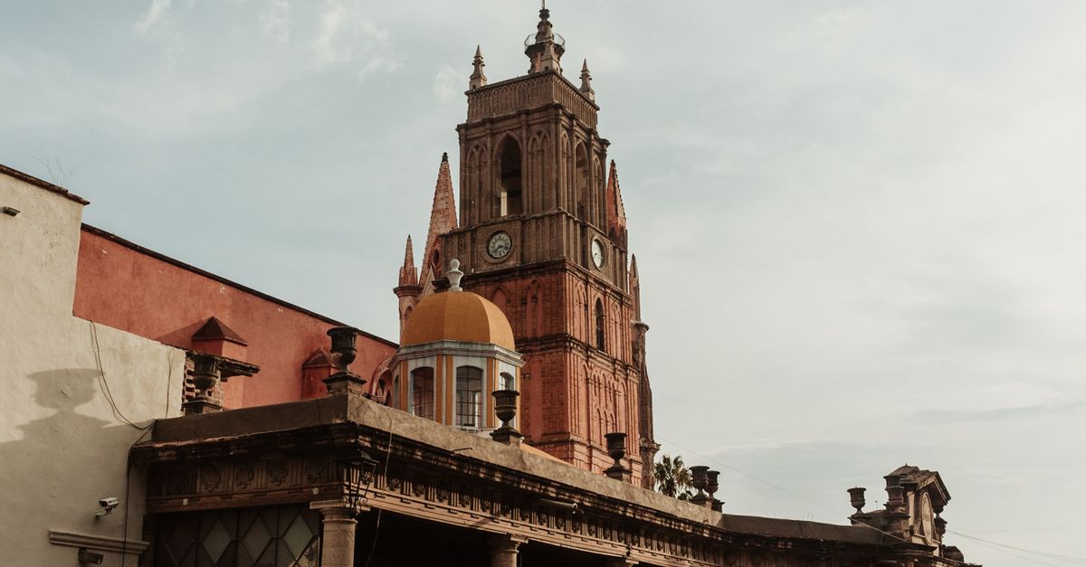 Street food and dining culture in San Miguel de Allende