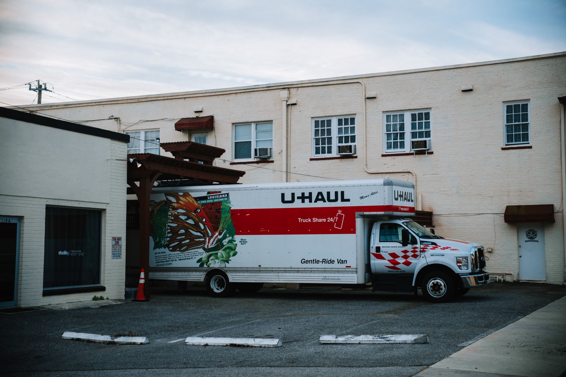 How to Choose the Right Moving Company for Your Unique Needs