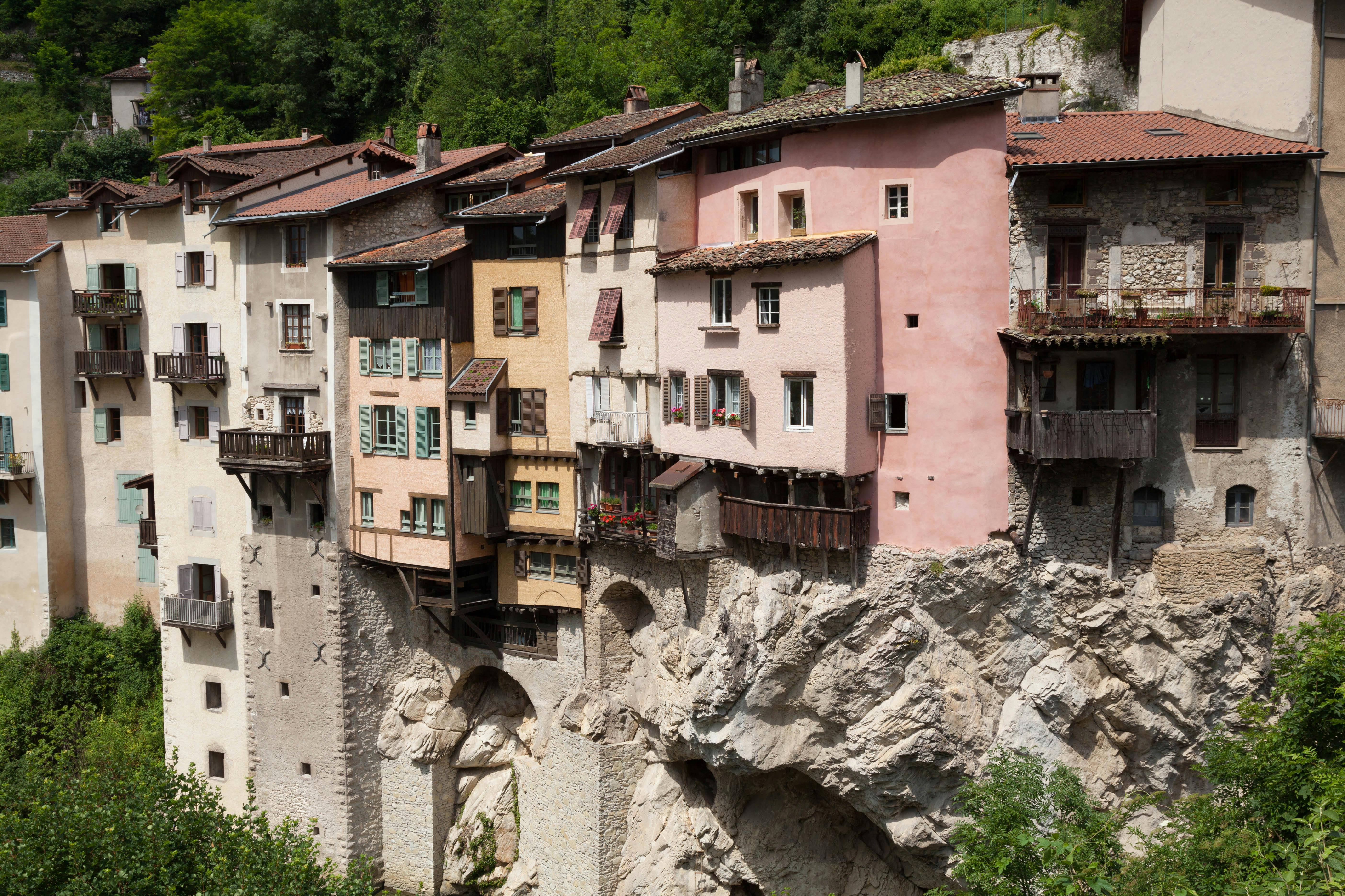 houses in pont en royans