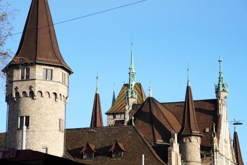 Fotobanka s bezplatnými fotkami na tému domovej strechy, hoause, hrad