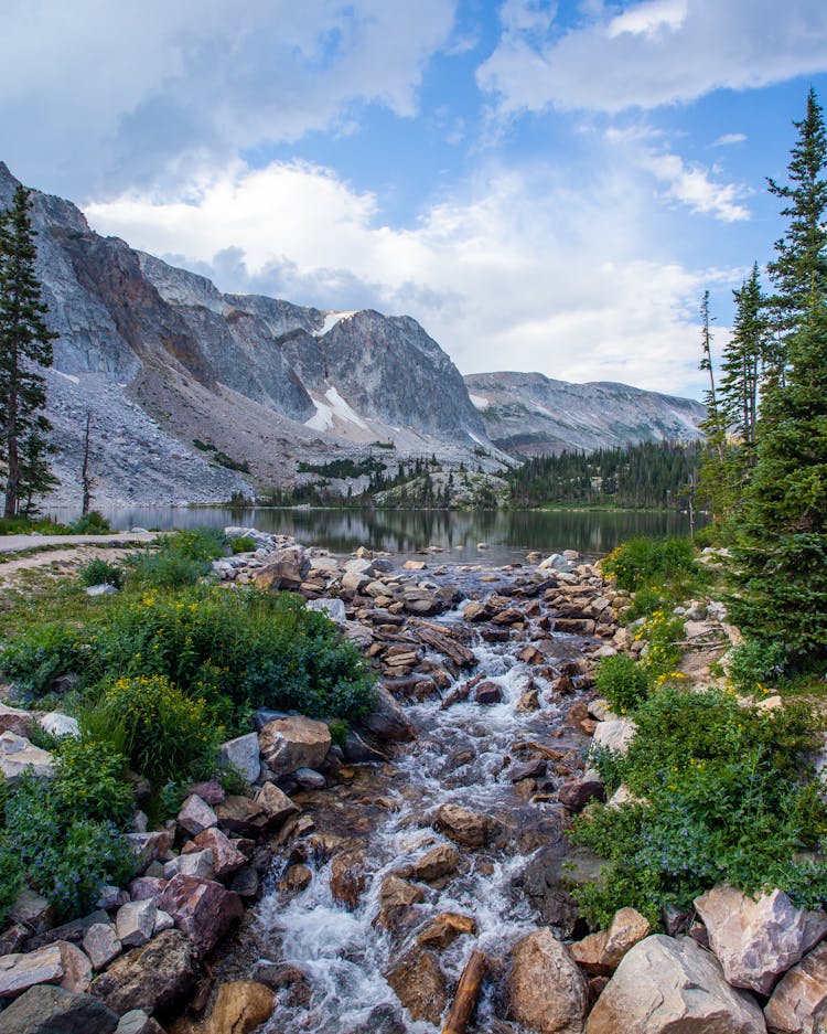 Wyoming, Lake Marie And Mountain Landscape 