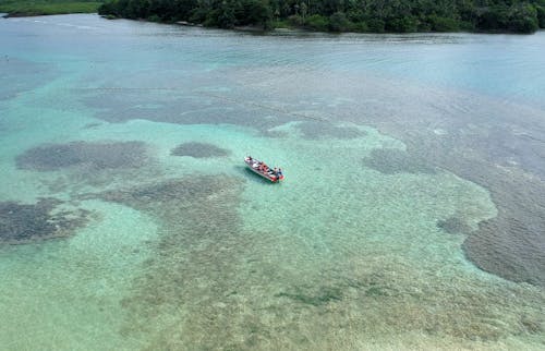 Foto profissional grátis de água do mar, ao ar livre, barco