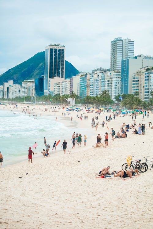 Gratis arkivbilde med copacabana -stranden, folkemengde, hav