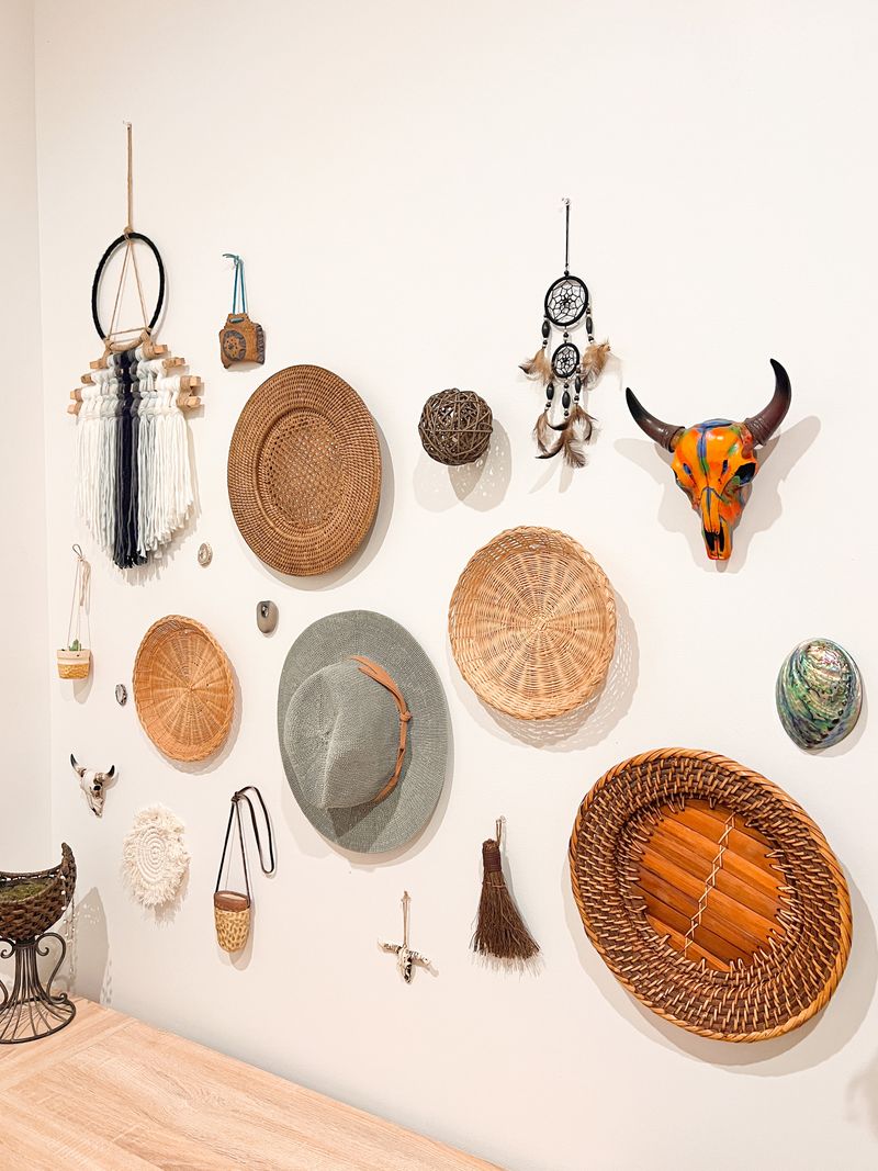 Decluttering and Minimalist Styling