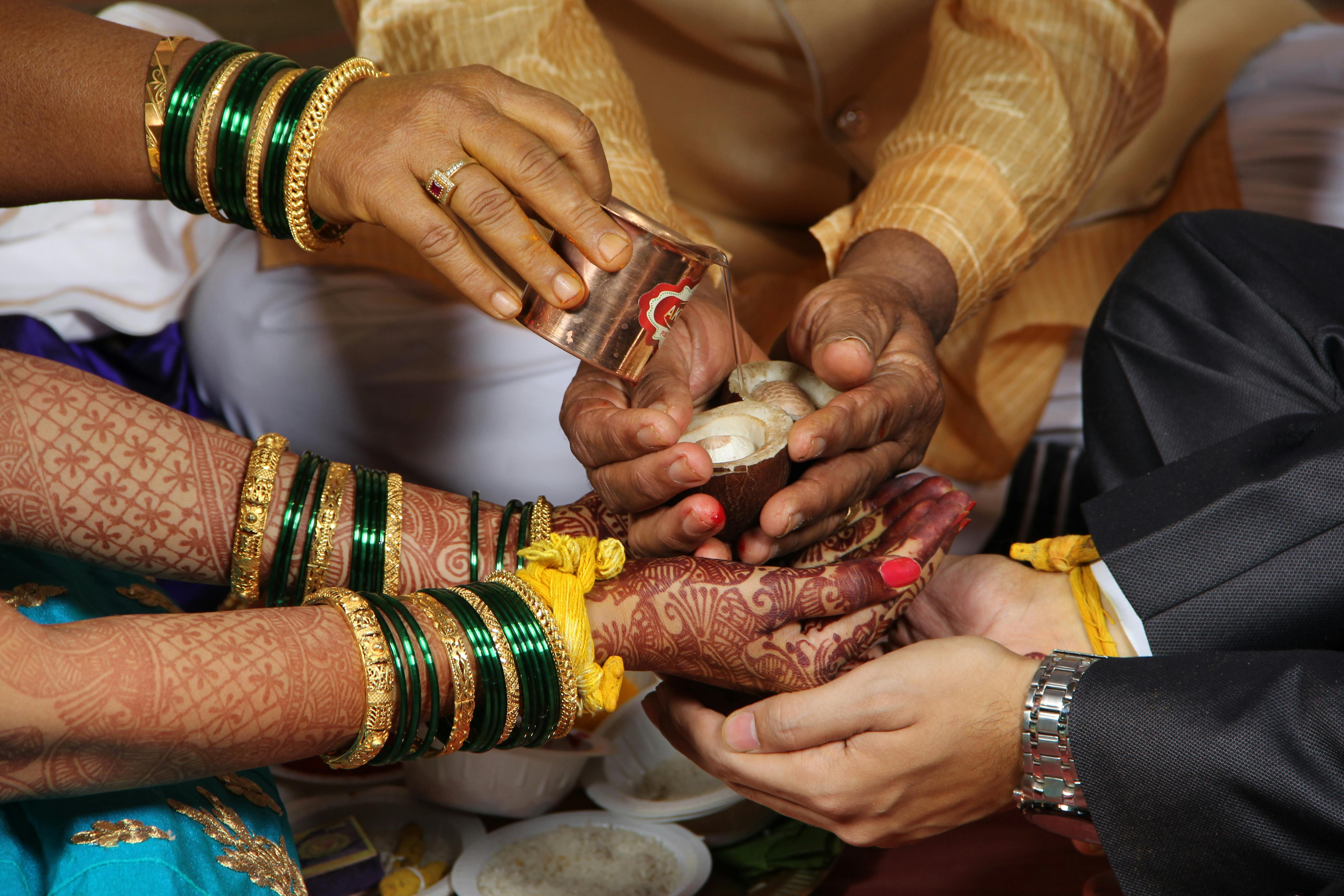 Hindu Shaadi Rituals - Know the significance of Mehndi