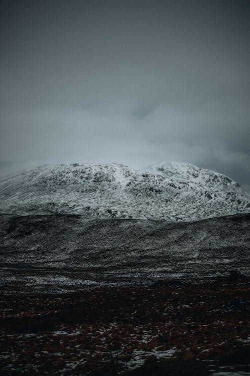 Δωρεάν στοκ φωτογραφιών με βουνό, κατακόρυφη λήψη, κρύο