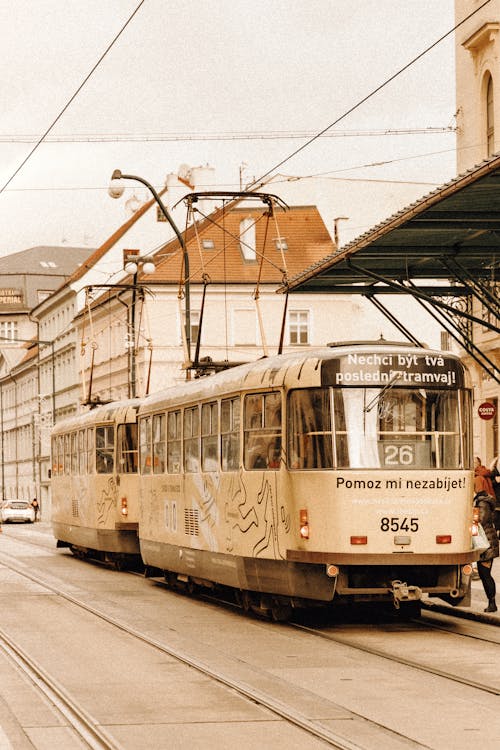 Foto profissional grátis de bonde, estrada, fotografia de rua