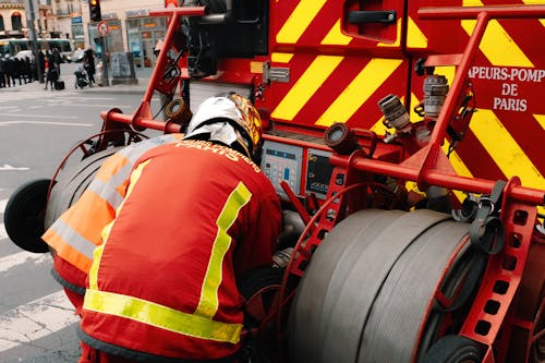 Immagine gratuita di camion dei pompieri, pompiere, salvare