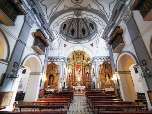 Foto profissional grátis de altar, arte, assentos